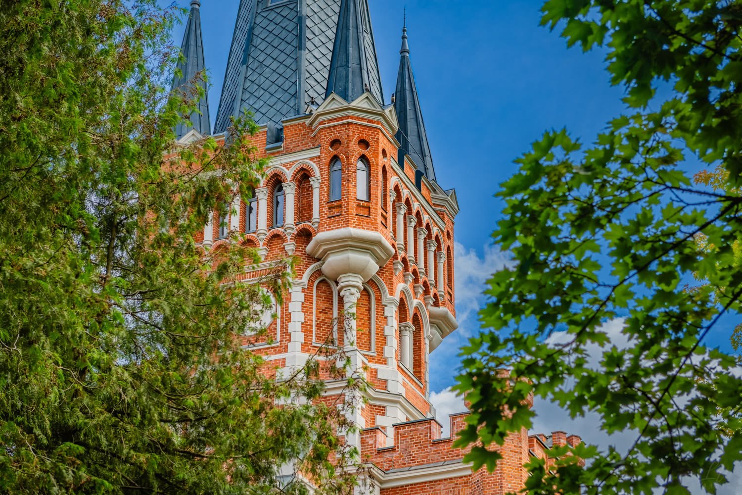 Шпили башни