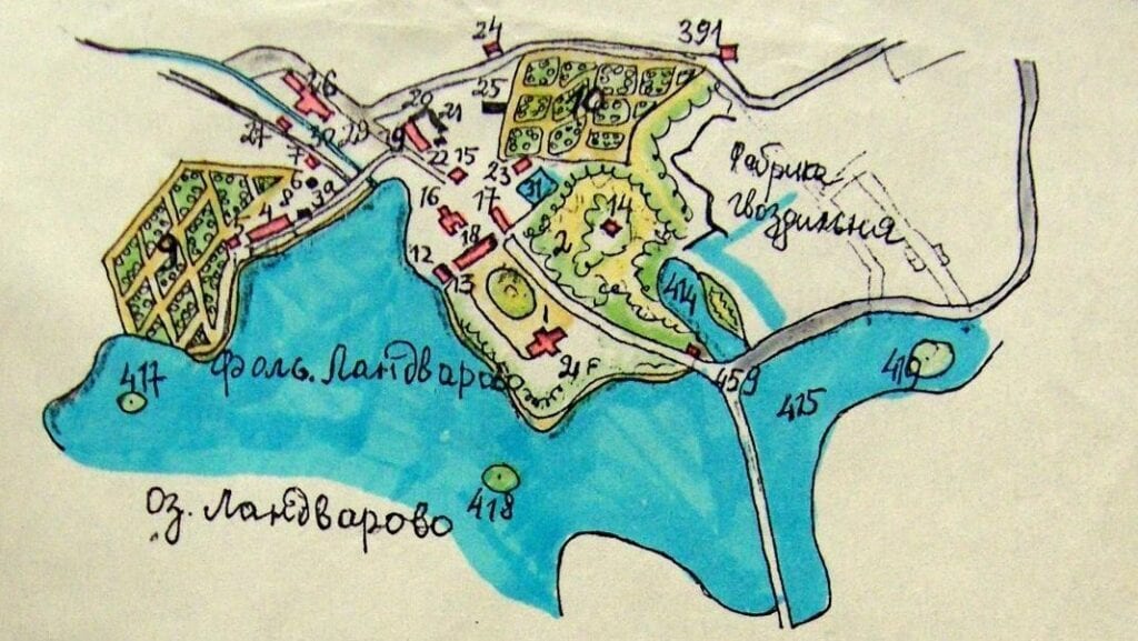 Lentvario dvaro sodybos planas Ranka pieštas spalvotas dvaro sodybos planas su ežeru, sodais, pastatų numeriais ir užrašais rusų kalba