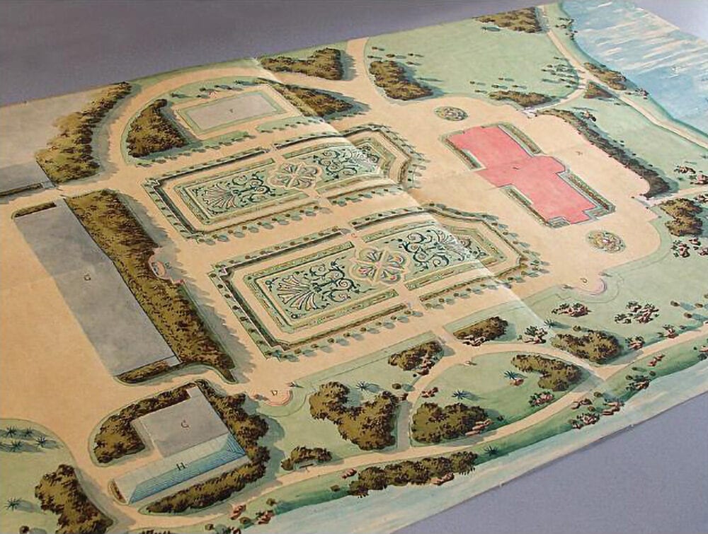 Senas spalvotas parko ir dvaro sodybos planas su parteriais, alėjomis, tvenkiniu ir kryžiaus formos pastatu